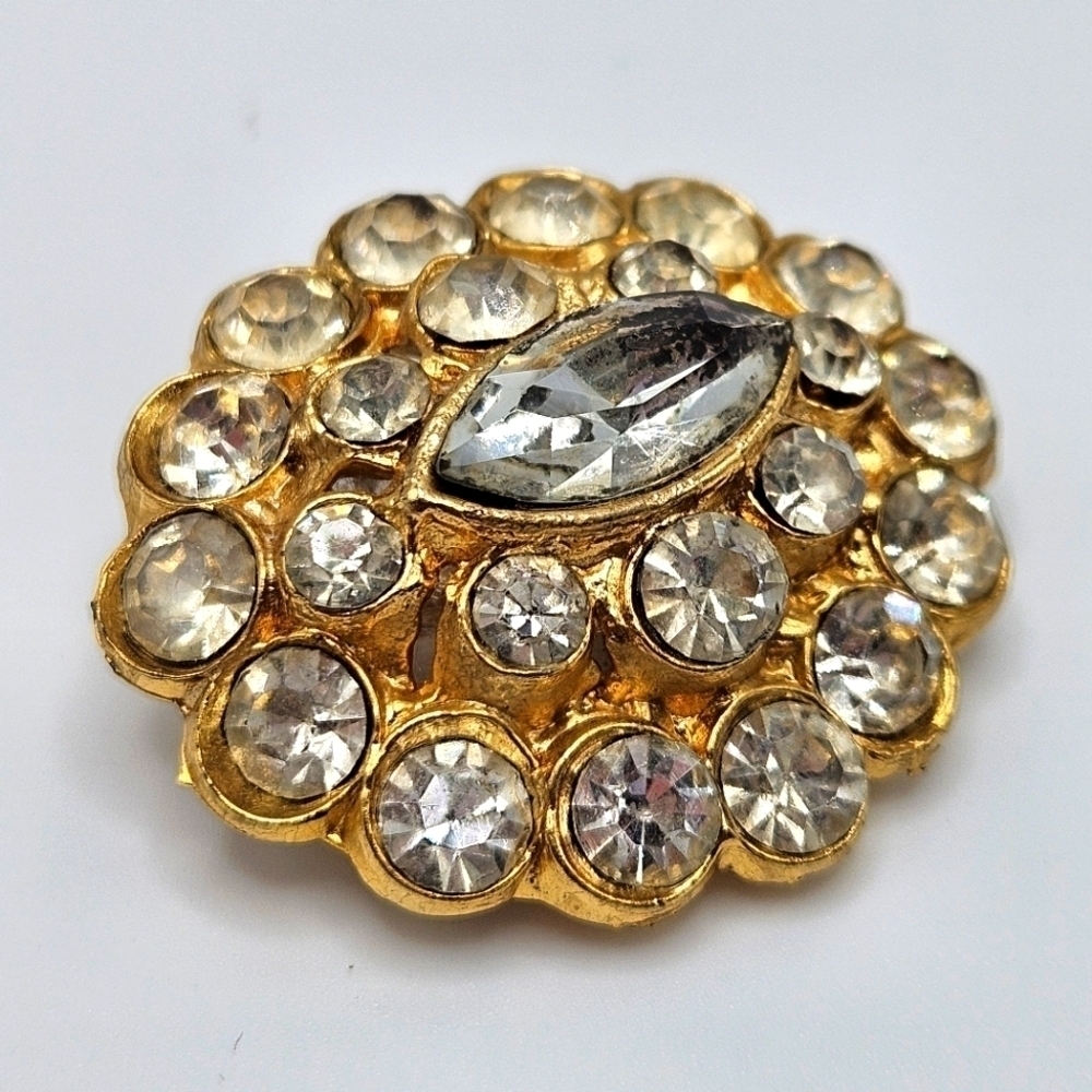 VINTAGE Pave Rhinestone Oval Gold Tone Brooch Pin